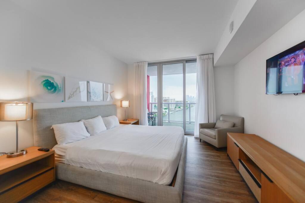 Cozy 1Br Condo Beachwalk Resort Халландейл-Бич Экстерьер фото