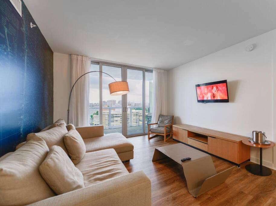 Cozy 1Br Condo Beachwalk Resort Халландейл-Бич Экстерьер фото
